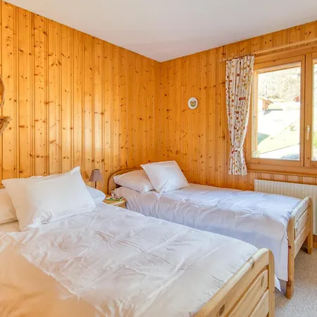 Moulins 8 Skylights And Chimney شقة *