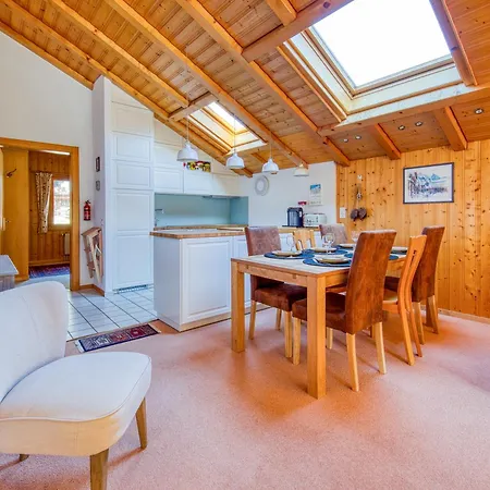 Moulins 8 Skylights And Chimney *