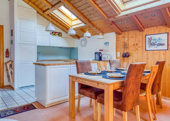 Moulins 8 Skylights And Chimney شقة